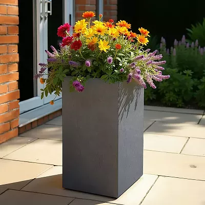 IDEALIST Lite Tall Square Contemporary Light Concrete Planter