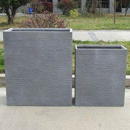 IDEALIST Lite Ribbed Light Concrete Barrier Planter