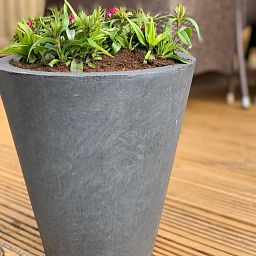 IDEALIST Lite Round Contemporary Light Concrete Planter