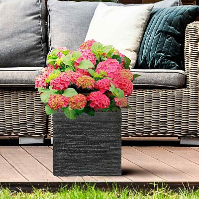IDEALIST Lite Ribbed Light Concrete Square Planter