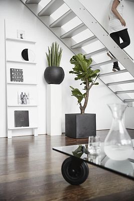 Square Resin Planter by Cadix Capi Tutch