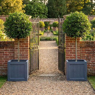 IDEALIST Regency Light Stone Square Garden Planter