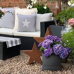 IDEALIST Lite Victorian Box Square Light Stone Outdoor Planter