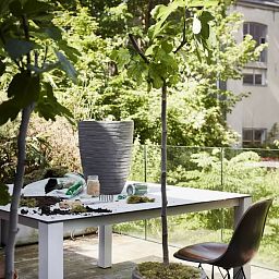 Round Resin Row Planter by Cadix Capi Tutch Vase Elegance Low