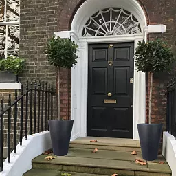 IDEALIST Lite Contemporary Round Light Concrete Planter