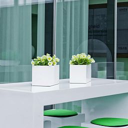 Fiberstone Glossy Fleur Light Planter by Idealist Premium