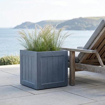 IDEALIST Regency Light Stone Square Garden Planter