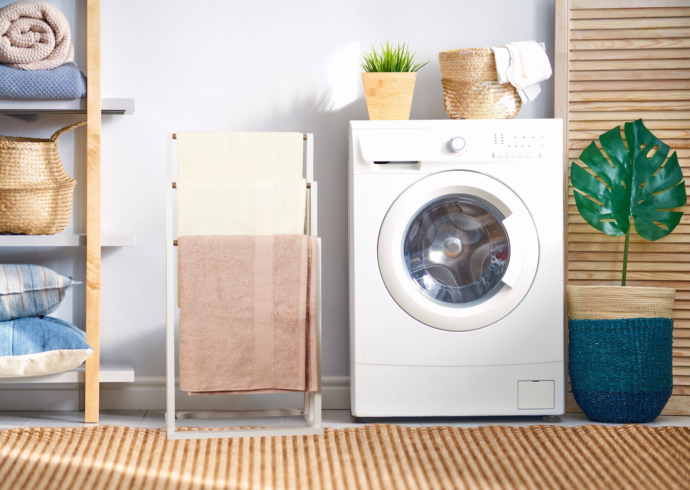 Froppi Bamboo Free Standing Towel Rack, Wooden Towel Holder and Ladder with 3 Bars