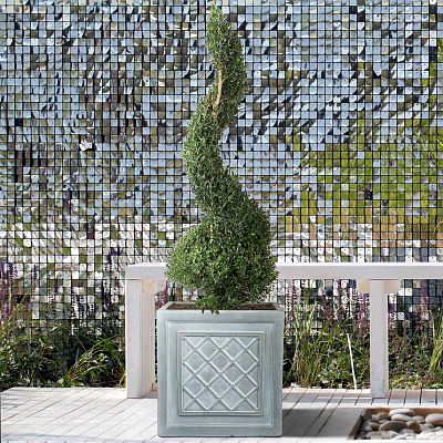 IDEALIST Lite Faux Lead Lattice Planter Light Concrete Square Box
