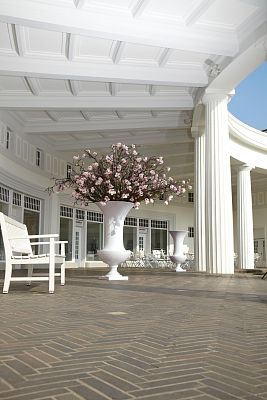 Fleur Ami Cesare White planter