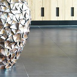 Shell 80 Round Tall Polystone Indoor Planter