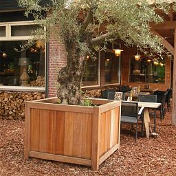 Hardwood Valencia Square Wood Outdoor Planter