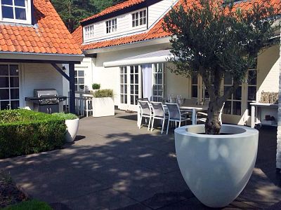 INTRO Tall Round Outdoor Fibreglass Planter