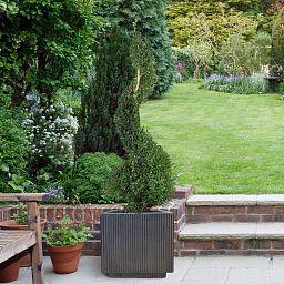 IDEALIST Lite Vertical Ribbed Square Effect Outdoor Planter